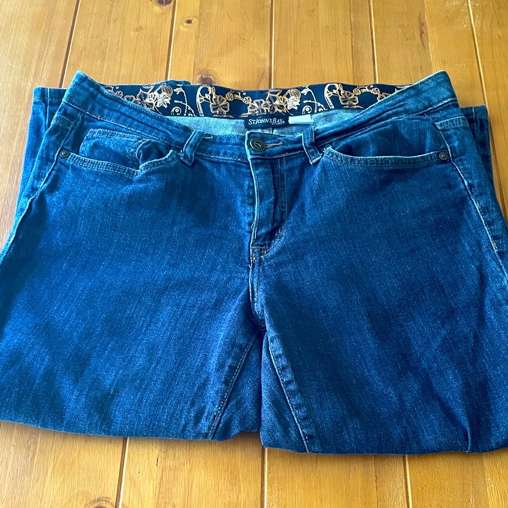 Ladies Jeans $10 Size 12p Straight Cut